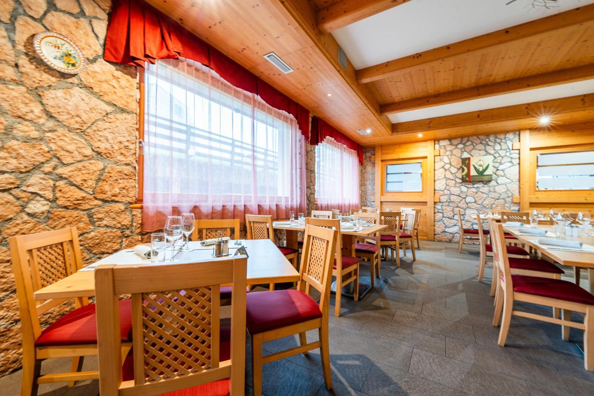 Alpine Mugon Hotel Vason Dış mekan fotoğraf