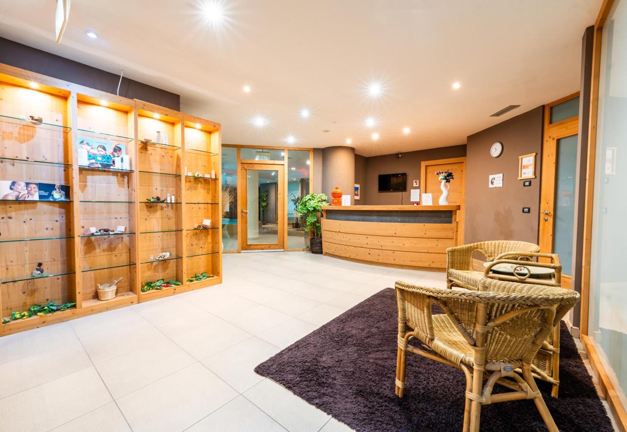 Alpine Mugon Hotel Vason Dış mekan fotoğraf